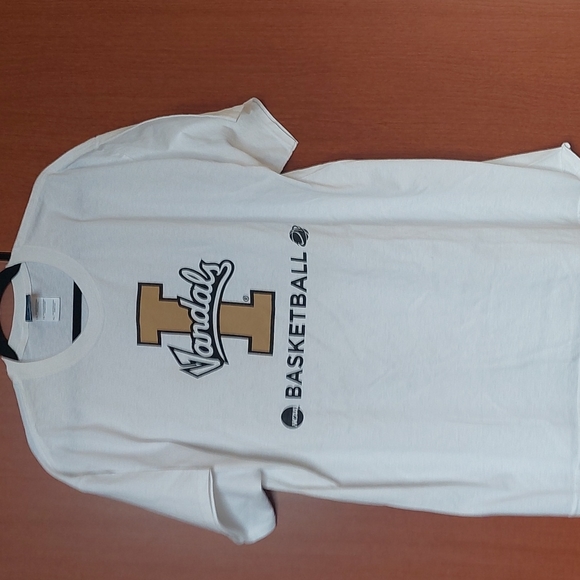 University of Idaho basketball XL t-shirt - Picture 1 of 3